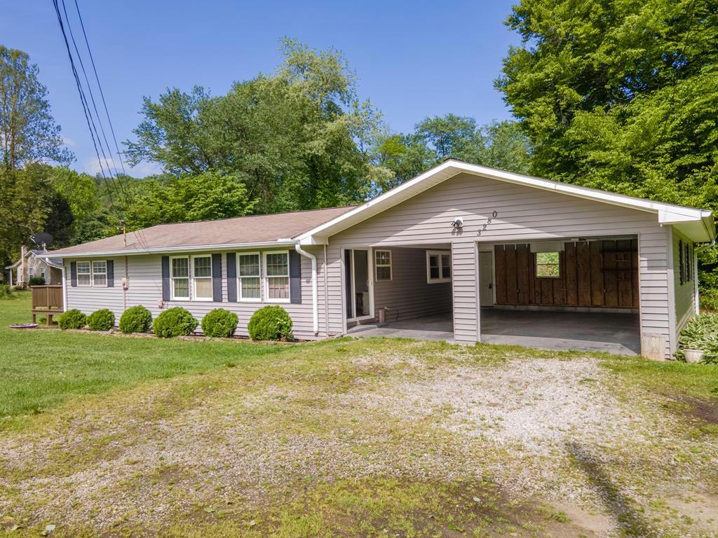 3280 OLD TALLULAH RD, ROBBINSVILLE, NC 28771, photo 1 of 51